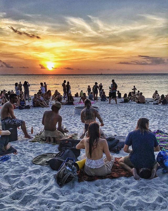 ExplorerPhangan's tweet photo. How do you like to ends your days? We head out to Zen Beach on the west coast of Koh Phangan for a little live music and.....zen!!!!
.
📷 @daugvinas
.
.
.
#zenbeach #kohphangan #drumminglife #livewithpurpose #likeminds #nomadic6 #coliving#coworking #digitalnomadgirl… https://t.co/TmJaZqtqwI