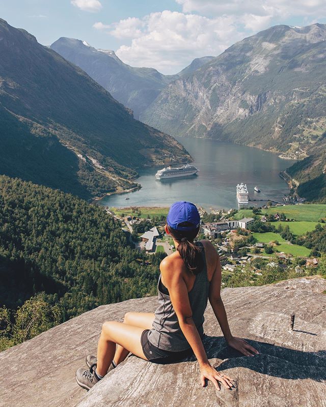 MichaelMutz's tweet photo. Looking on to beautiful mountains and a beautiful soul. 🏔 ♥️ #MRMutzTravel #MutzInNorway #PassionPassport #LifeHashtagProject https://t.co/PolZeDr5FH https://t.co/OW1sf0UPFn