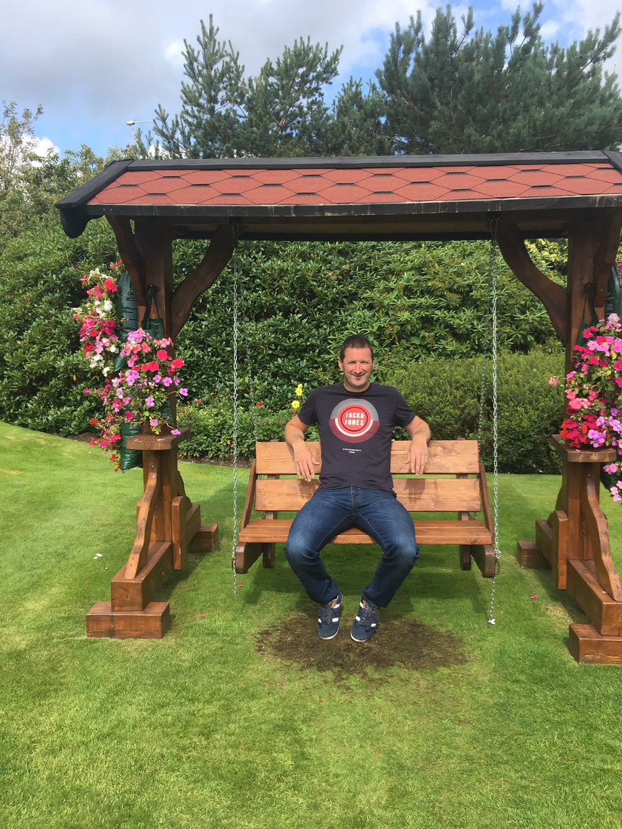 Thanks to John McParland &amp; all the staff at <a href="/CarrickdaleHote/">Carrickdale Hotel</a> for another quality few days stay. Only spotted crazy golf course this morning in the gardens.....👌