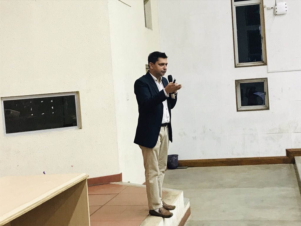 appurvarekhi's tweet photo. @I_RISHIKAPOOR at @iitkharagpur defining the HOW - Happiness - One- Winning https://t.co/brTizw11Fw