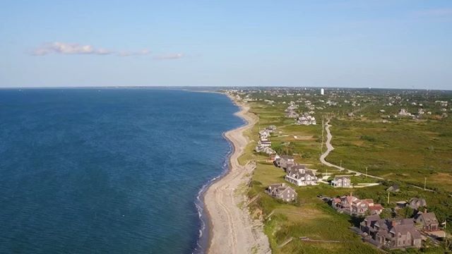 4 Fintry Lane is surrounded by over 700 acres of conservation land in beautiful Dionis. This home offers incredible privacy and stunning sunset views. Found on 1.84 acres, the six bedroom main house offers expansive indoor and outdoor living while a two bedroom apartment provides