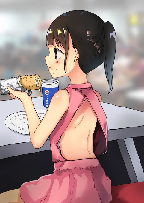 先日台湾のコストコで昼ご飯を食べるとき見た変な服を着てロリです。 