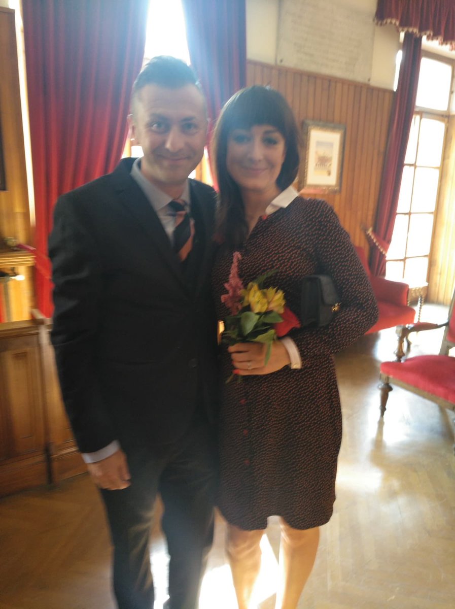 ElectricEmma's tweet photo. ...And 15 years later we did it! 😭💕👰🏻🎩 https://t.co/b9MVMSYwi1