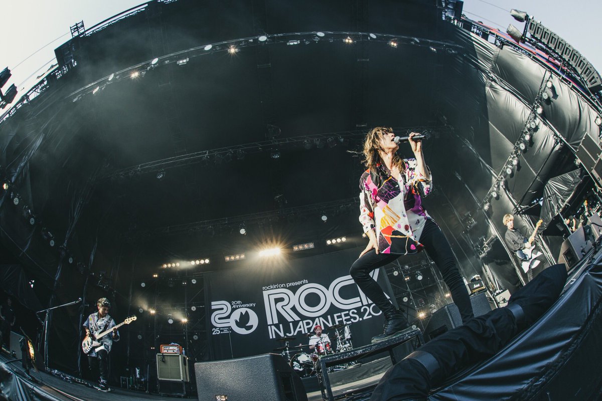super_beaver's tweet photo. 【#rijf2019 】

国営ひたち海浜公園

『ROCK IN JAPAN FESTIVAL 2019』

満員御礼！！
灼熱のPARK STAGEにて真剣勝負の一対一！

最高の笑顔と最高の歌声が溢れる素晴らしい時間でした！

次はライブハウスで会えますように！ありがとうございました！！

photo by @nekozephoto https://t.co/Ed19hJGjnf