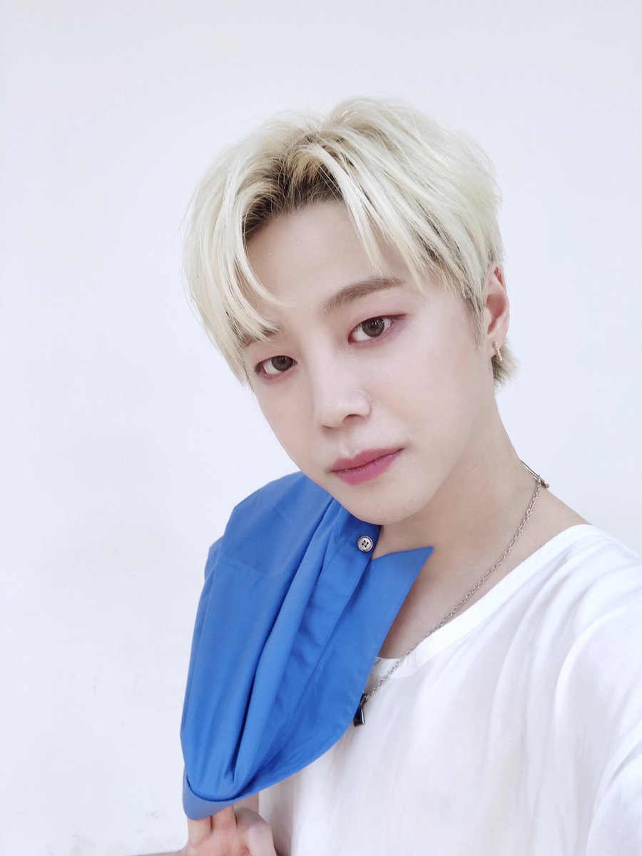 LEJ_officialtwt's tweet photo. ⁠⁠[#daily_euijin]

오늘 #의진 의 블루코트 #불면증 무대를 본 이랑이들이 바다를 만들었다고 하는데요 그것은 바로 이의진 사랑海 •��•

막방과 미니팬미팅 까지 와주신 이랑 여러분 감사합니다😊

#euijin #의진 #데일리_의진 #인기가요 https://t.co/tMGxq1bNm3
