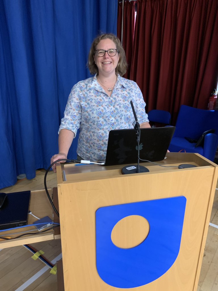 OpenUniGeolSoc's tweet photo. Good Luck @CookeJulia don’t worry geologists are not scary. Such a wonderful talk and thoroughly interesting talk on Phytoliths: a modern ecological perspective on plant silicon. @OpenUniversity @OU_EEE @OU_SPS @S309geology @S209geology @S112_OU #OUGS47 #Siliceousplants https://t.co/D970uiICkW