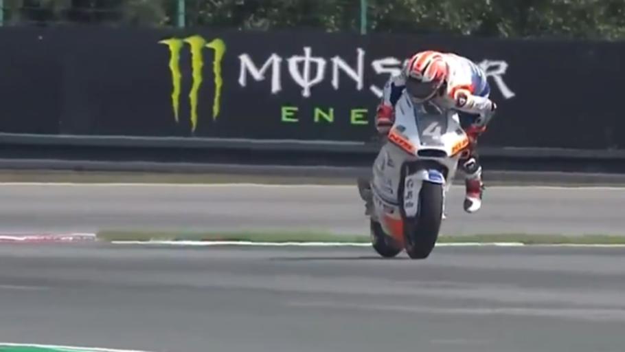 CharlyAlmeidaD's tweet photo. La espectacular «salvada» de Odendaal asombra al mundo del motor https://t.co/7X2JM9nWQ0 https://t.co/jkvLE7bhI7