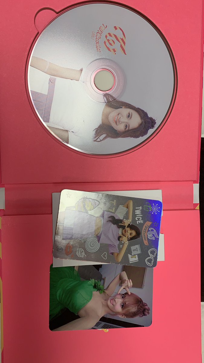 TWICE85325687's tweet photo. TWICE TT のトレカ交換お願いします!
セルカはもも2枚あるのでダヒョンとチェヨン求めてます!
全てダヒョンちゃんに交換してください!
#TWICEホロトレカ #TWICE #TWICEトレカ交換 #TWICEcd #TWICE交換 #もも #ツウィ #ダヒョン https://t.co/7s4Qu0w2Dk