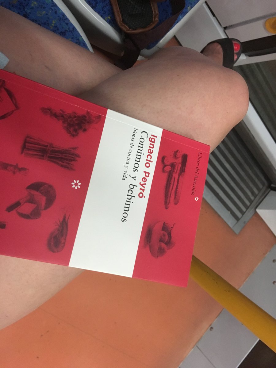 annagrauarias's tweet photo. MAKING OF del último @librosxtubograu ...COMER, BEBER, ESCRIBIR...Cuando un gigante de la mesa lo es también de las letras te encuentras un #JosepPla, un #Cunqueiro..o un @ignaciopeyro, autor de #Comimos,Bebimos en @LibrosAsteroide...VER VÍDEO AQUÍ: https://t.co/YkYPLeZnO6 https://t.co/e5Rma07OAh