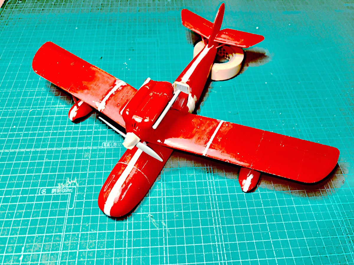 改造おもちゃパーク ミライトワ出品中 Ar Twitter 紅の豚アジトジオラマ キットは1 48ですが付属のポルコ立像フィギュア はジオラマにするとどう見ても大きすぎて飛行機に乗れない そこでサボイアの方を各所プラ板を挟んで幅増し 水面に沈んだ部分は切り取り 塗り