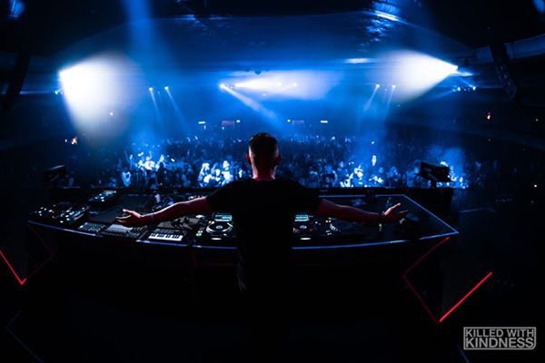 TranceFamilySF's tweet photo. The open to close set gives the artist so much flexibility and variety to their journey
Don’t miss one of the first @craig_connelly Open to Close sets for his SF debut! Tickets are likely to sell out in advance for our last #TFSF9 celebration
https://t.co/FsqrGxgidZ https://t.co/lHzfxg7L1Z