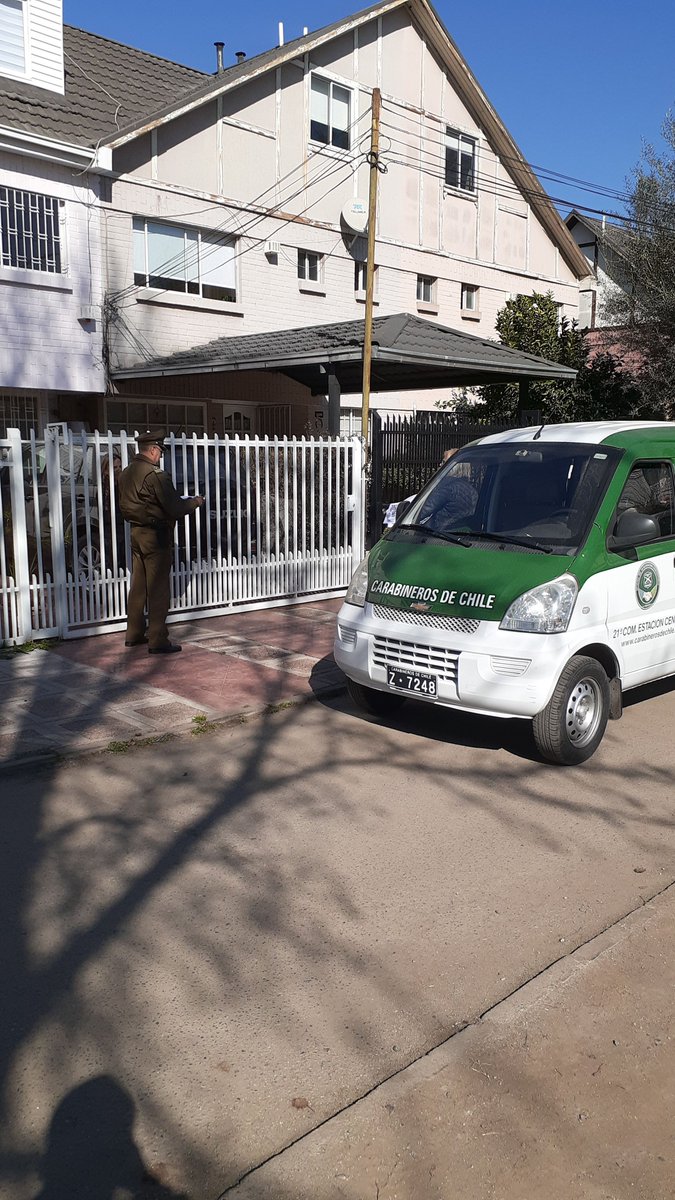 comisaria_21's tweet photo. #Estacióncentral Oficina Micc. 21° Comisaría @Carabdechile  Realiza campaña preventiva "CASA SEGURA" en la Villa Valle Verde, correspondiente al Cuadrante 199 #LaPrevencionEsNuestraEsencia  #Vecinosorganizados #OrdenyPatria https://t.co/mqsQjXQcRx