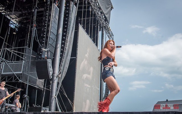 CanadianBeats1's tweet image. #interview with @KelsiMayne about her upcoming performance at @BootsandHearts with @SolisSplendor. canadianbeats.ca/2019/08/04/cou…