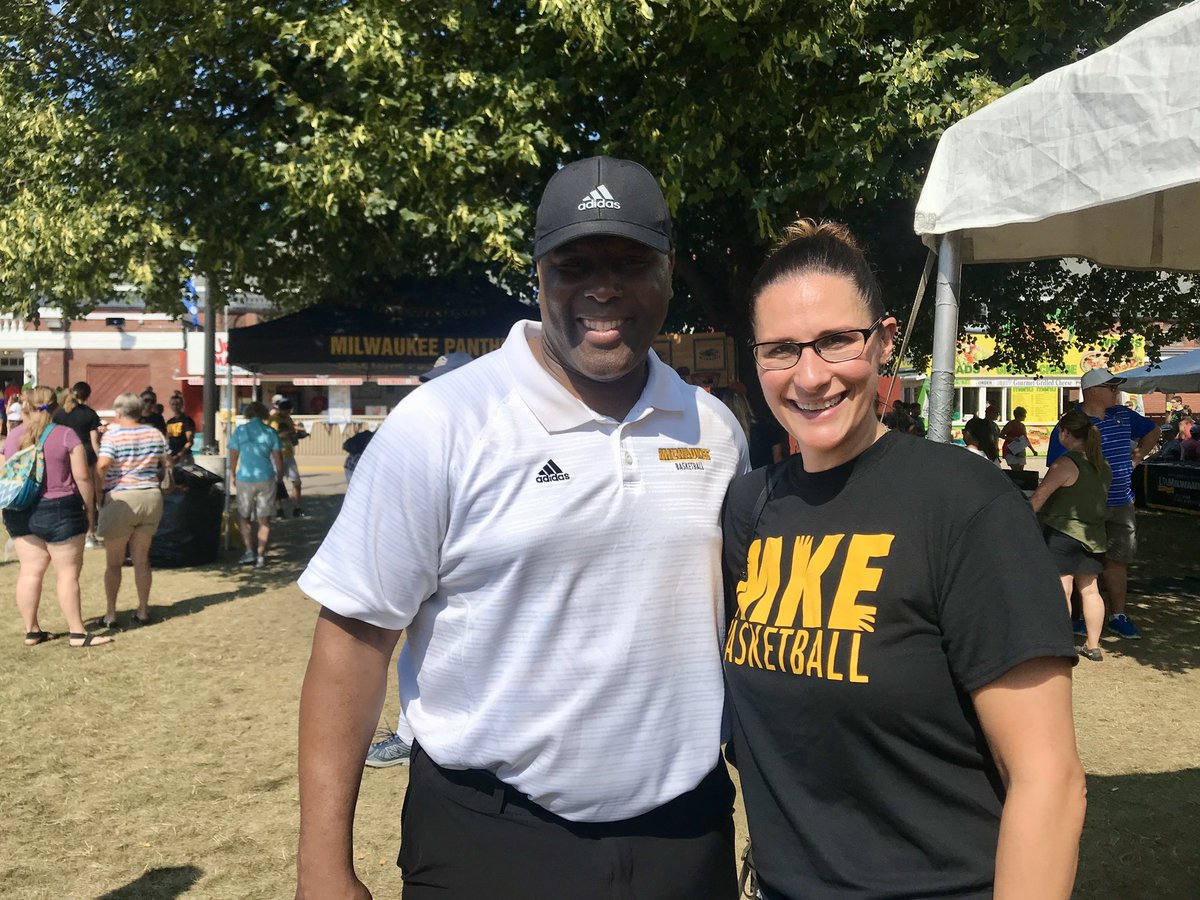 MKE_WBB's tweet image. All 😁 at the @wistatefair! #UnitedWeRoar