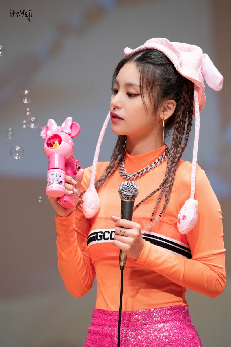 예쁘다 tweet media