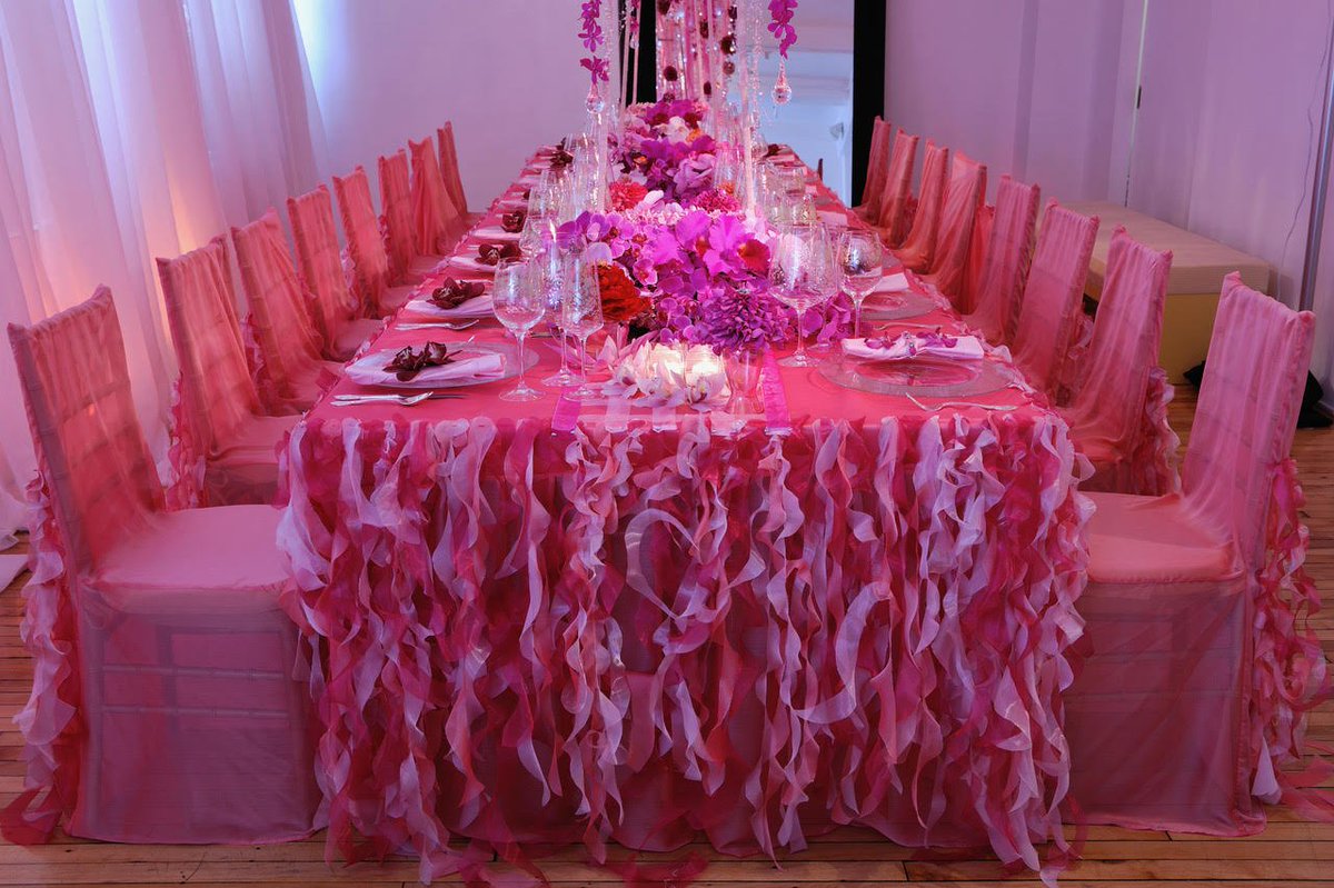 prestonrbailey's tweet image. Intimate Dinner.

My client happens to love ribbons and crystals

What do you think? 💕

#PrestonBailey #NeverUntilNow #PBLive