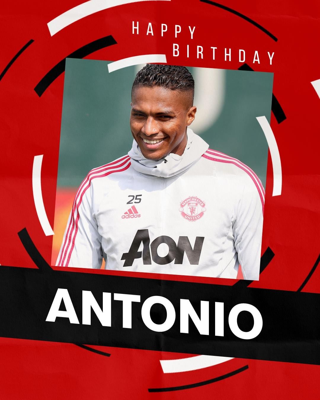 Happy birthday Antonio Valencia, eres una gran leyenda de este club 