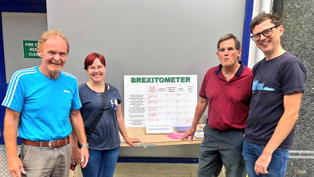 Valleys4EU's tweet photo. We're on #Pontypridd Taff Street atm talking to locals about their concerns and brexit.
Come along for a chat 😁
#BigWelshBite #EinCymoedd #OurValleys #Wales #Cymru #PeoplesVote #PleidlaisYBobl https://t.co/Kpqh08XbMi
