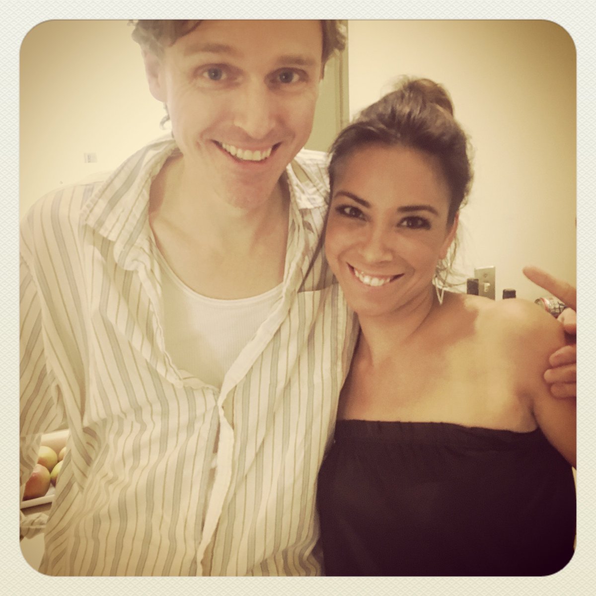 emmgryner's tweet photo. Loved @SawdustCTMusic! Thank you @miramulholland, Queen of Sawdust City and amazing host. Yes I spent my earnings at @curriesmusic but so did @joelplaskett! #gravenhurst #livemusic #summerfun #fenderP #elite #activepickups #dreams https://t.co/Yg6K53lm4a