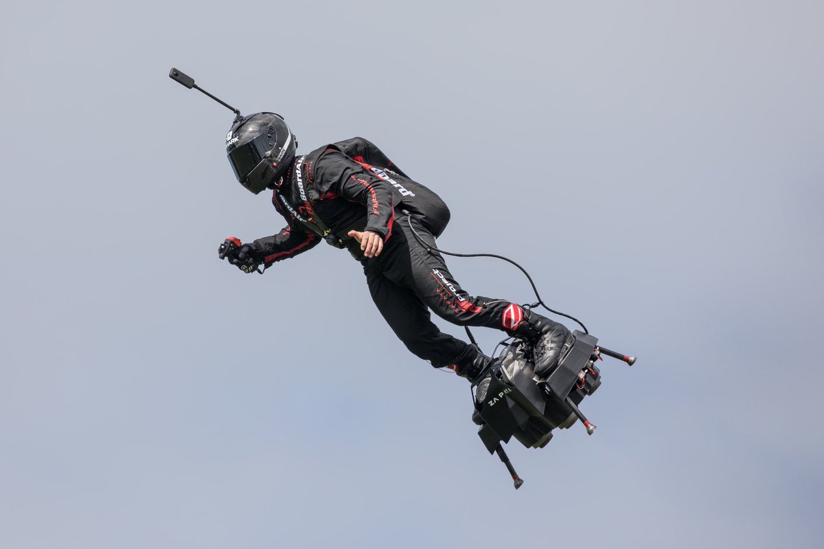 jeremy_mll's tweet photo. Félicitations @frankyzapata !!! 
@DGAC #avgeek #FrankyZapata 
📸 @mr_inconnux https://t.co/hlGenZ80oq