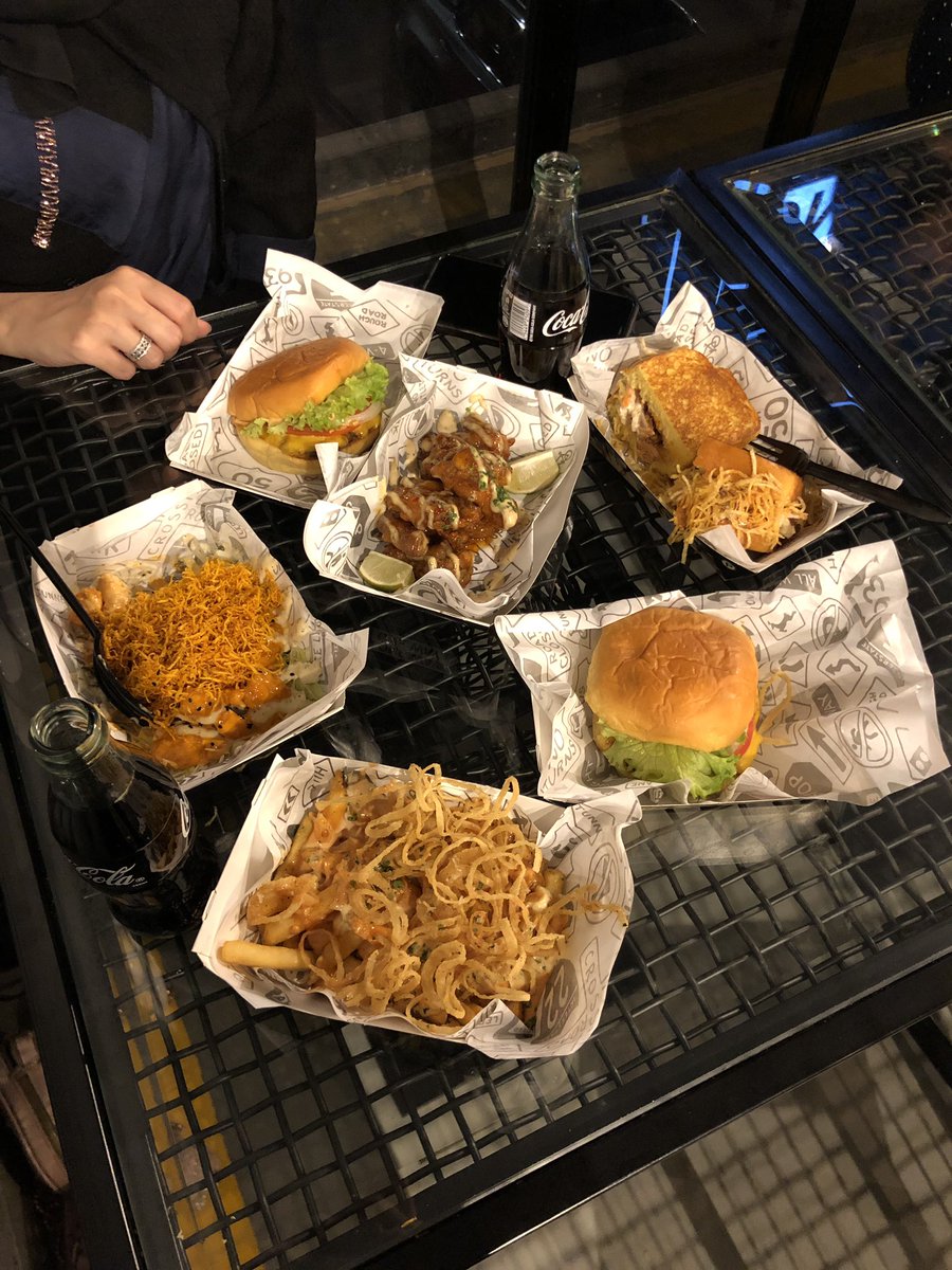 البلوقر كنده On Twitter برجر ون وي Burger Way طريق واحد للبرجر طبيعي يتحول من فود ترك لمطعم برجرهم لذيذ المكان صغير ومرتب لكن اكلهم يستاهل العنوه موقعهم حي النخيل الرياض