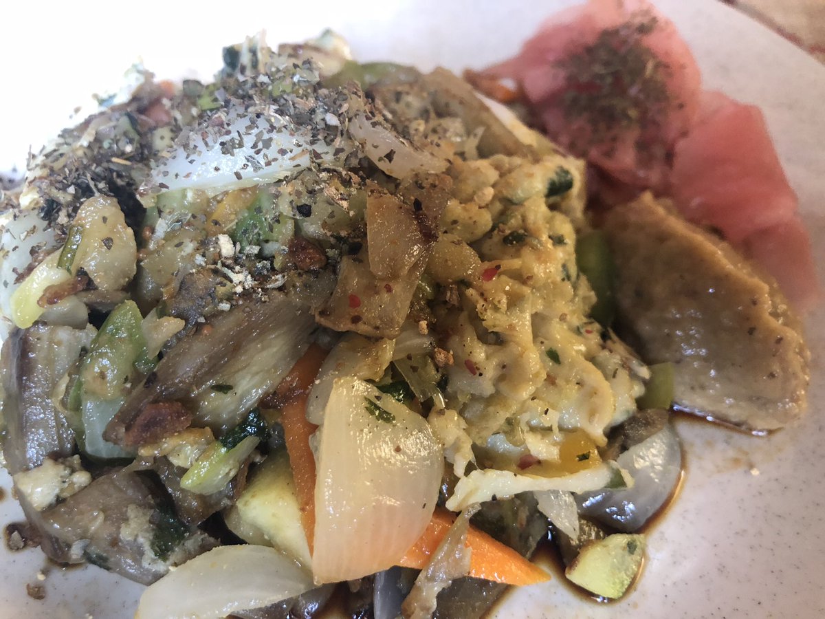 itacapoe8's tweet photo. #cuISAna #vegétarienne #salut #culture #cuisine -#healthy #aimeetesperit https://t.co/kXHlDv1opF