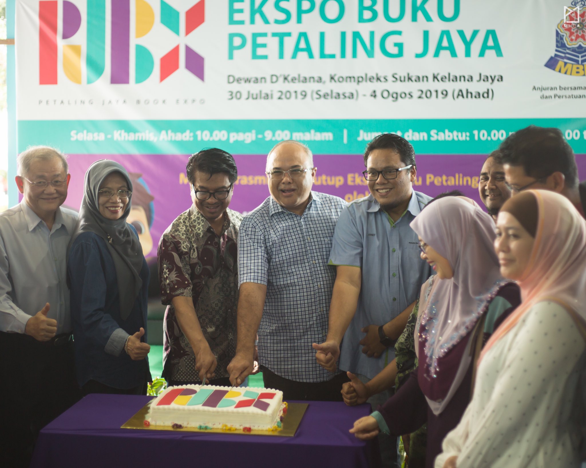 Pj Kita On Twitter Petaling Jaya Book Expo Closing Ceremony Was Held Earlier Today At Dewan D Kelana Kompleks Sukan Kelana Jaya We Re Overwhelmed To Be Doing This Expo And As Well As