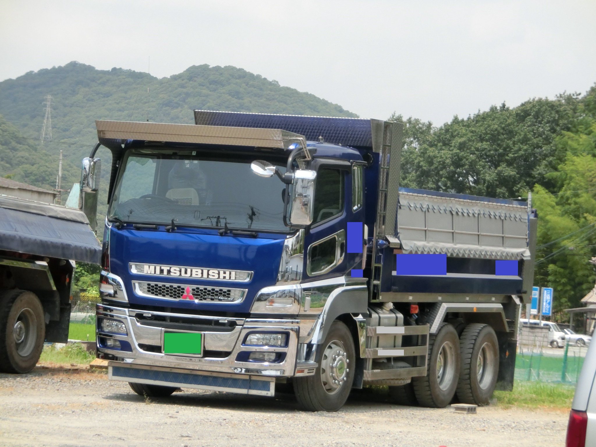 大型トラック エンブレム MITSUBISHI