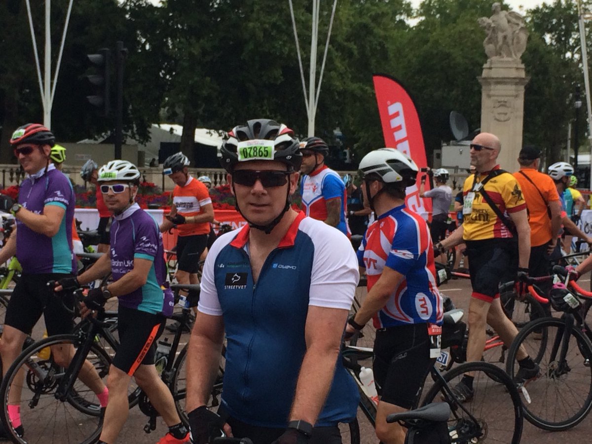 Congratulations to Alastair Ball of Adur Valley Vets for completing #ridelondon2019 raising money for @streetvetuk - maybe more to join for 2020?