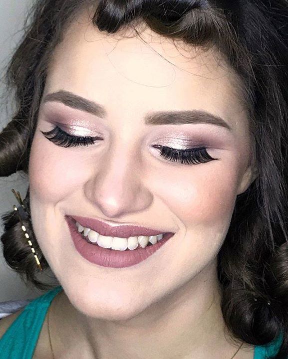 vtarkany_makeup's tweet photo. Noivinha linda de ontem!! ❤️ Felicidades @fer_hediger !!! 👏🏻👏🏻👏🏻👏🏻👏🏻👏🏻👏🏻 #vanessatarkany #atibaia #noiva #bride #makenoiva #makeupartist #maquiagemprofissional #maquiagem https://t.co/vgL7eTKpwc