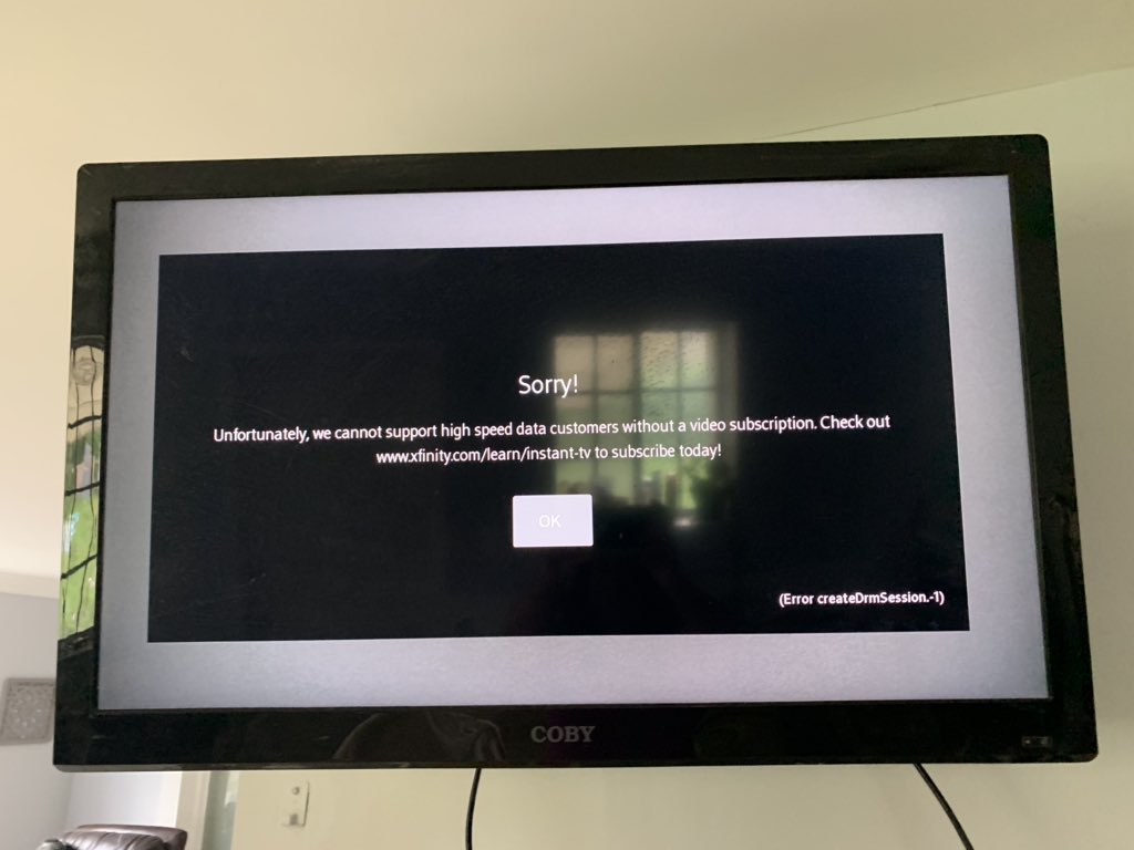 RoneyGurl's tweet image. @comcastcares #Comcastfails. #Xfinity. Brought a ROKU streaming stick, can’t steam my Comcast account because don’t have Xfinity WIFI. Wish someone would’ve told in store. Just took two reps and 2 days over tech support to tell me!