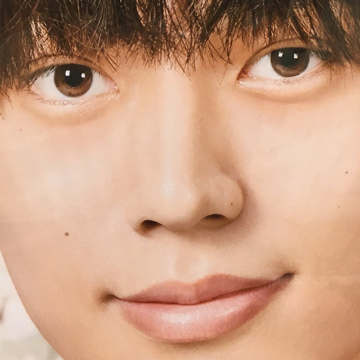Ake え しょうれん左の小鼻にほくろなんてあったっけ 雑誌とか見ても無いねんけど2人して同じ場所にできたてこと どゆこと理解追いつかないんですけど つまり運命共同体 平野紫耀 永瀬廉 しょうれん