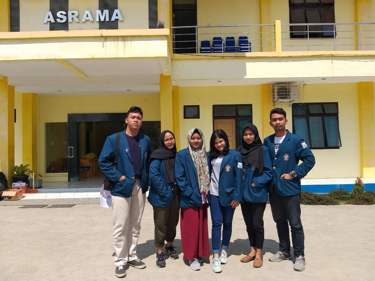 raffiisyu's tweet photo. Teman baru, ilmu baru, pandangan baru.  Bersama memajukan pertanian indonesia. #mulainiat https://t.co/aQHDvZtgd5