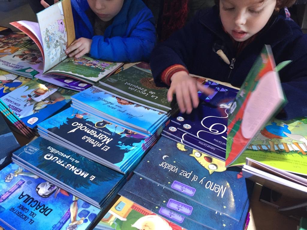 Riderchail's tweet photo. ¡Último día en @FEditores ! No dejes de pasar por el stand 218 donde podrás encontrar excelentes opciones en #libros para los más chicos de la familia.
#librosparaniñosFED #FED2019 #VacacionesDeInvierno #diadelniño https://t.co/Uxheb6Tbja