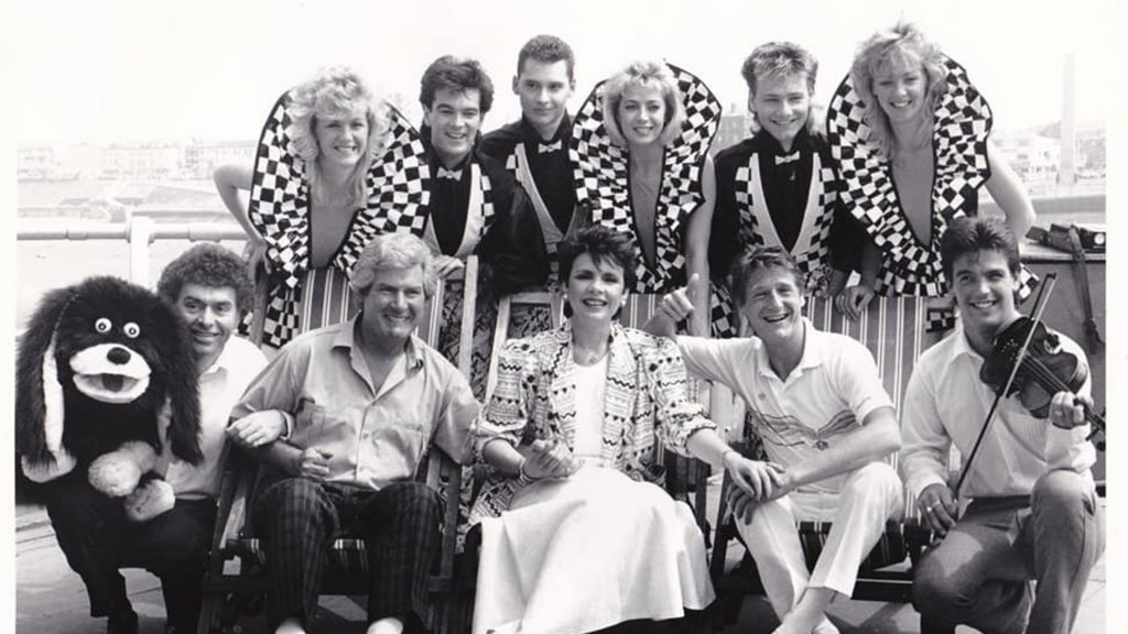Still can’t believe that the great @JOELONGTHORNE55 has left us all. Legend doesn’t cover Joe. This pic is of Joe’s first headlining season at #blackpool #northpier in 1987. THE best show ever in Blackpool history? Judging by the audience reaction every night...probably!!