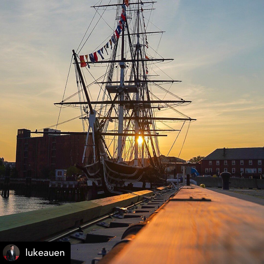 SUNSET SUNDAYS: Happy #sunday to our #fans! Here’s an amazing picture of a #sunset by one of our fans to close out another great week aboard our #shipofstate! Make sure you tag us when you take pictures of #ussconstitution and you might see your work up here one day! #huzzah! 🌅