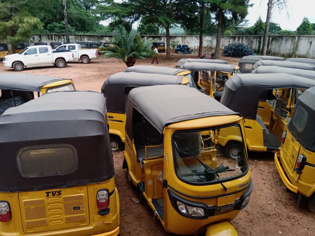 icpcnigeria's tweet image. More photos from the Senator’s compound in Mkpologu town of Uzo-Nwani Local Government Area, Enugu State.