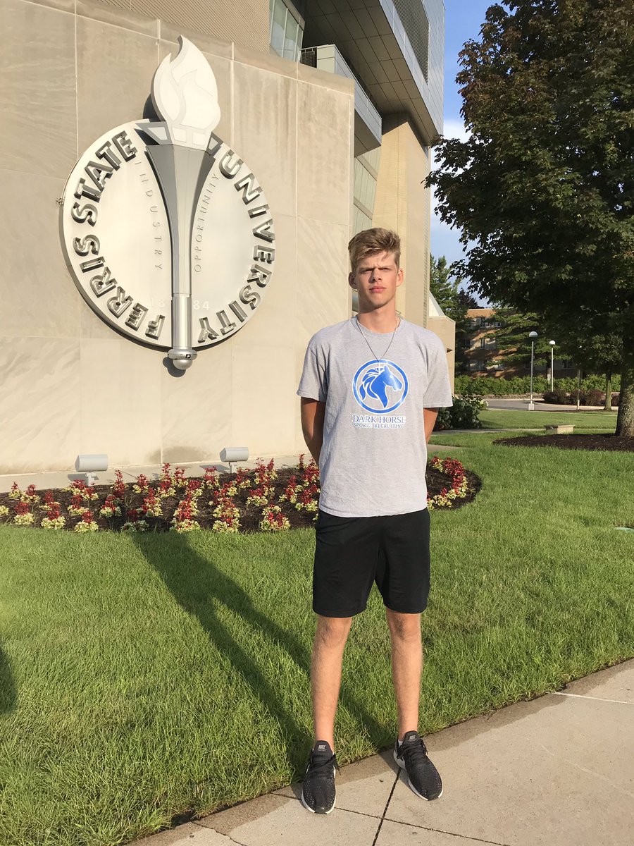 fuzpak's tweet image. Big weekend for camps with @d_fuzak Central Missouri Friday and Ferris St today.  #windshieldtime #FatherSons