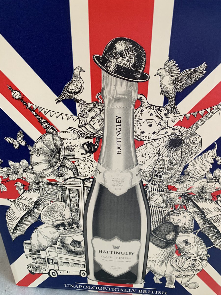 ThePepperPotUK's tweet photo. Fantastic tour and tasting @hattingleywines yesterday! Obviously had to make a purchase at the end. That’ll be the box NOT a barrel #Englishwine #rosefizz 🥂🍾 THANK YOU https://t.co/MUJ9RxTuoo