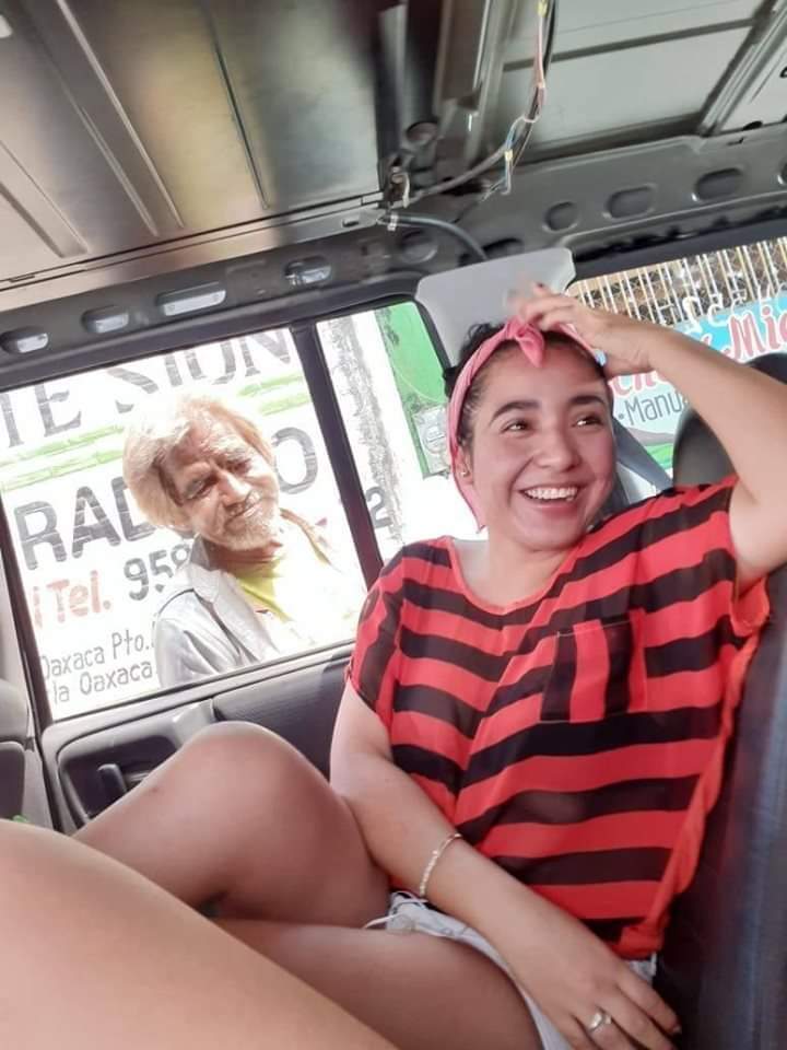 Flmao2020's tweet photo. En la vida uno está solo por distraído https://t.co/JASDnFspwT