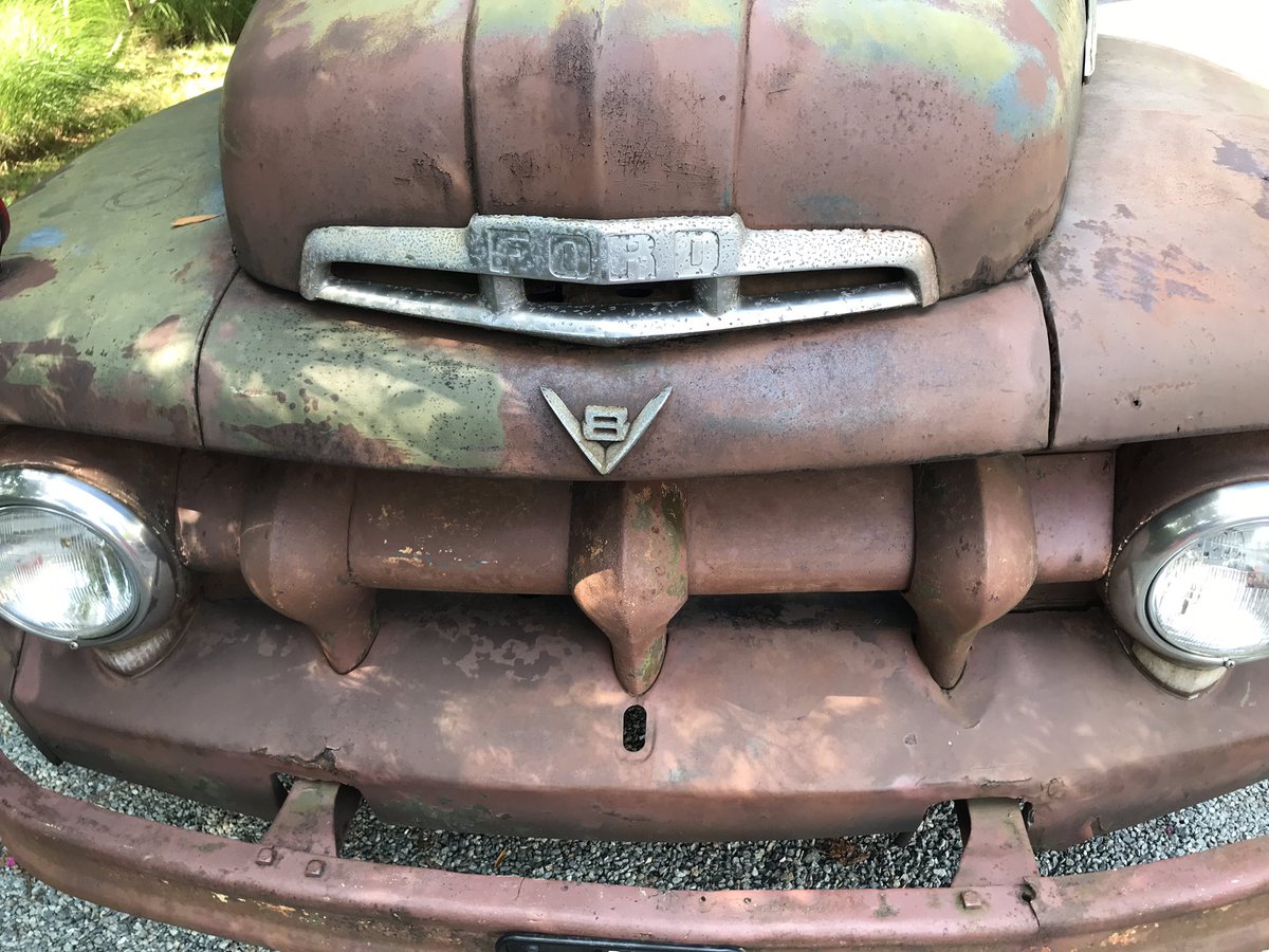 JeanneAdams's tweet photo. On this morning’s walk! #OldFordTruck #Antique #StillDrivin #V8 #Gorgeous #AtTheBeach https://t.co/20UQEbs8yU