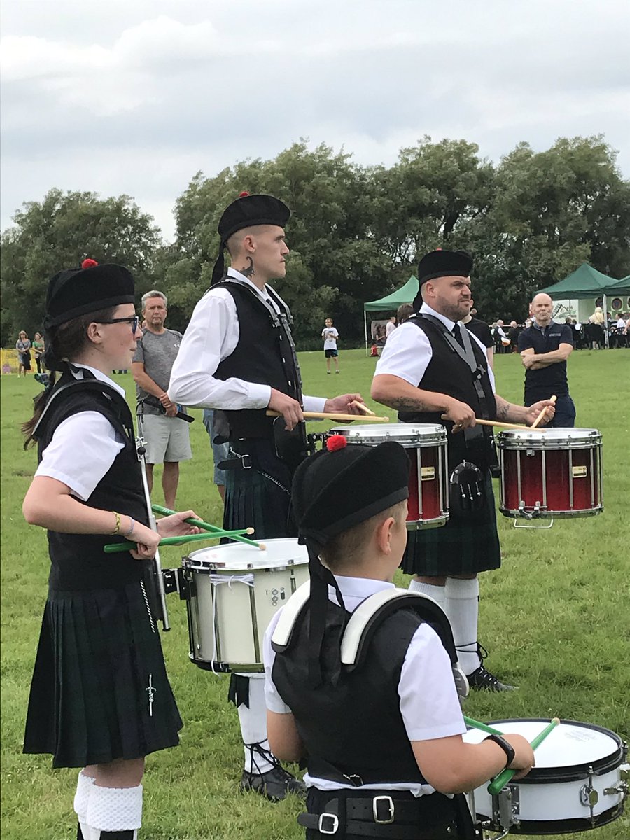 ManchesterComPB's tweet image. A few photos from playing at Broadhurst Park today. #community #broadhurstpark #moston #pipebands