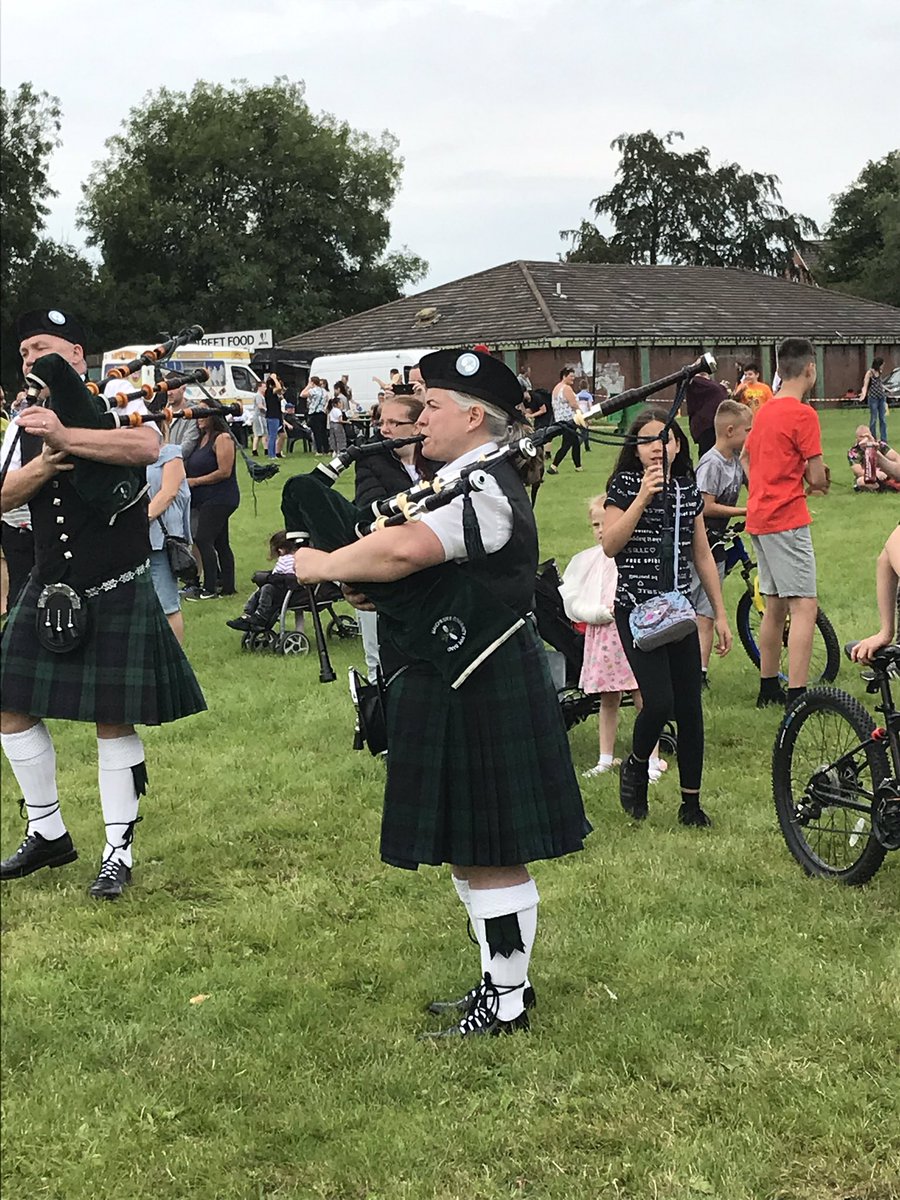 ManchesterComPB's tweet image. A few photos from playing at Broadhurst Park today. #community #broadhurstpark #moston #pipebands