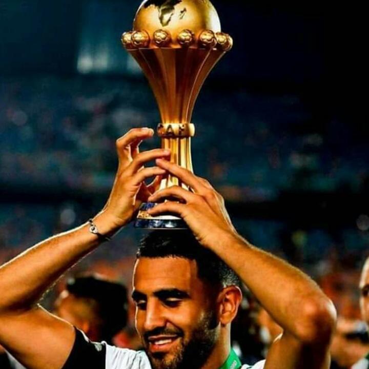 faroha22_farah's tweet photo. @Cityarabia 
نريد #رياض_محرز  بطل العرب وبطل إفريقياااا https://t.co/CMLfMGMBq9