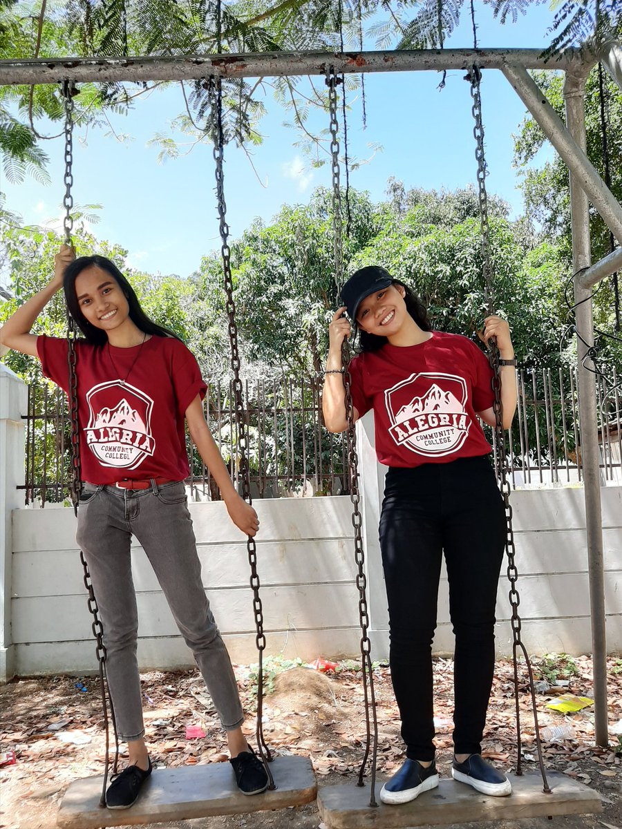 drgjNics's tweet photo. #MontefalcoMonthD4

[tag ur friend who loves the montefalcos]

Hi sis AA @aira_alysssa ツ ♥️
Sobrang thankful ko talaga dahil nakatagpo ako ng malapit na jsl in real life---you heheh
more books, merch, bonding, and chikas to us soon. ✨
#JSLsSIXnificantYears #JSLSixzzlingYears https://t.co/sngkFajUgx
