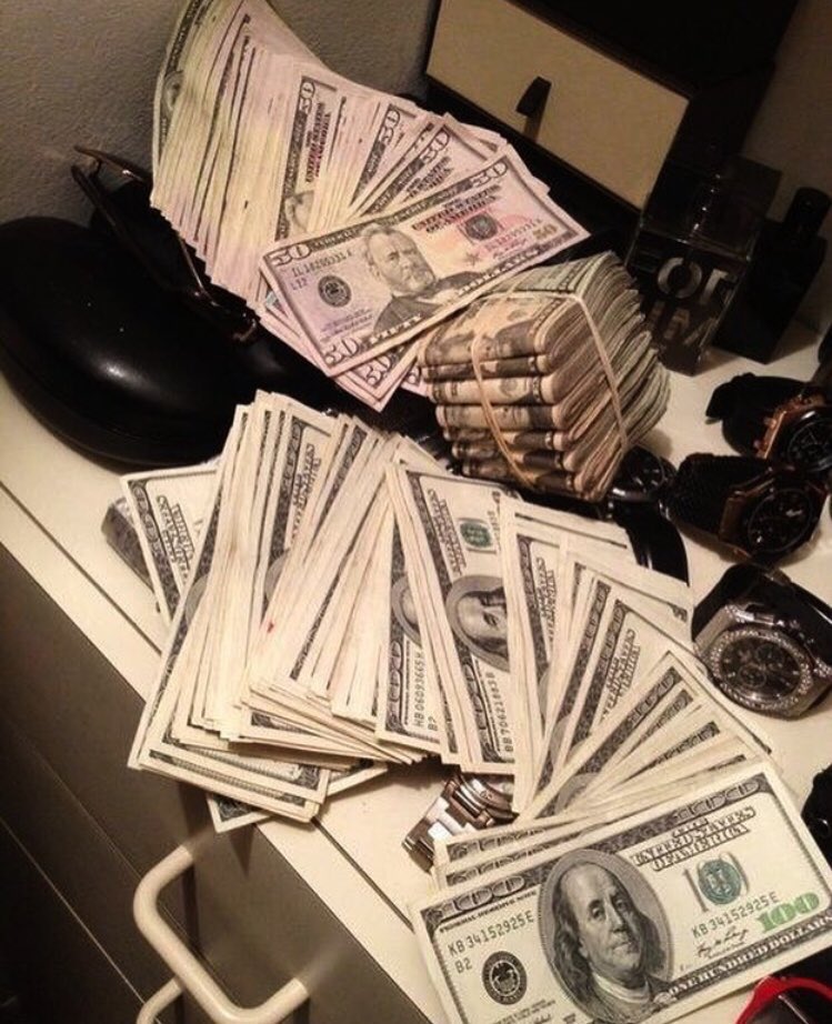 PerryMo29958096's tweet photo. I am giving out $5000 each to 100 people.Make a retreat,follow and DM.student with financial challenges should retweet and DM. https://t.co/y437XRmyoa