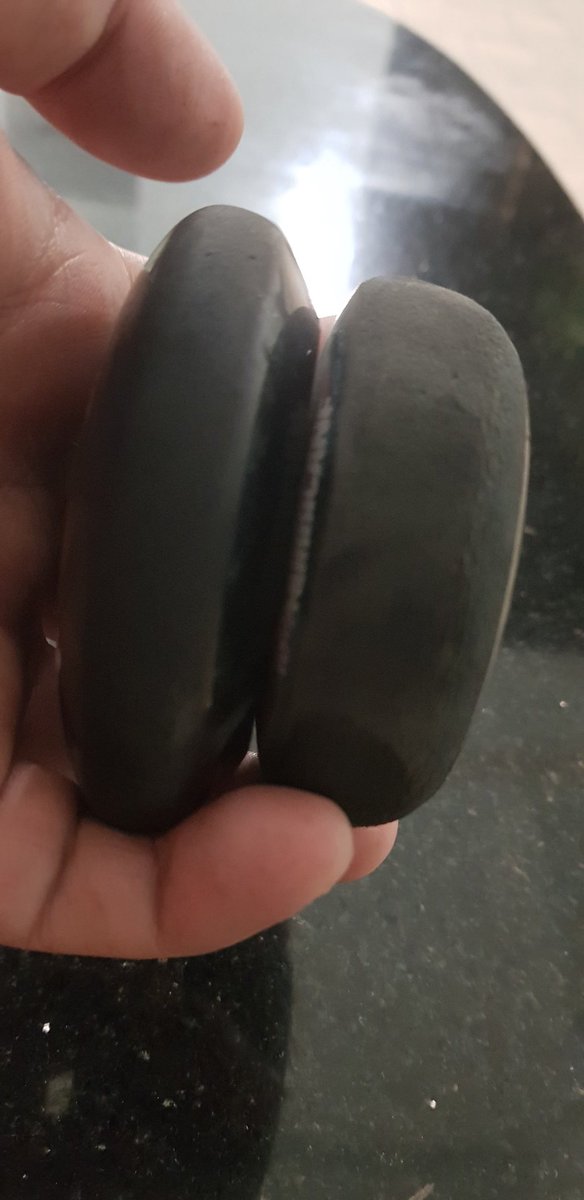 dargen's tweet photo. Original 80mm hurricane wheels shrunk to 74mm after 5 months of gruelling #inlineSkating on the streets. Time to change.
#powerSlide
#skate
#rollerblade https://t.co/jRzJTpCGIu