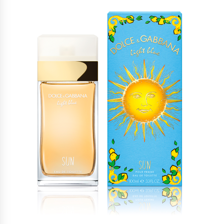 davelackie's tweet photo. I've moved all my luxe beauty giveaways from Instagram to Twitter including this one! I'm giving away Light Blue Sun pour Femme. It's a fruity-floral for her with notes of tangy Italian lemon, Granny Smith Apple, coconut water &amp; jasmine. To enter, follow @davelackie &amp; RT https://t.co/UVWdmxakgp