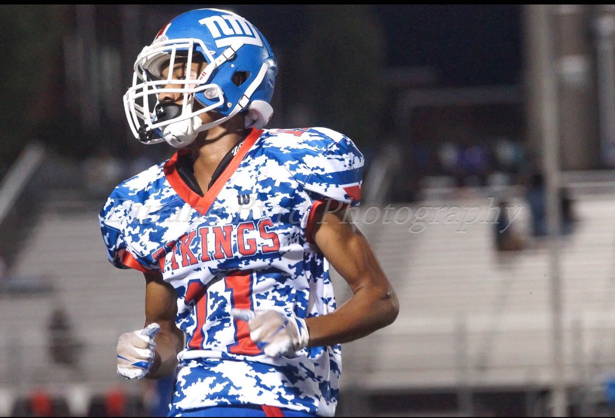 I got so much to prove
I got the biggest chip on my shoulder
No days off I’m turning into a dog and my team knows it💯