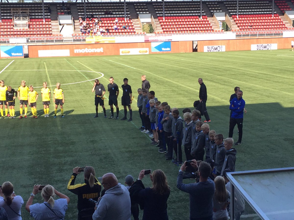 Pronssia kaulaan SPL-lopputurnauksesta Vantaalta!
Kultaa <a href="/KuPS2006/">KuPS2006</a> , eli onnea sinne kuten myös hopeasta <a href="/IlvesJrP06/">Ilves A+B+B2</a> !
#hjk06academy #onvainyksiklubi